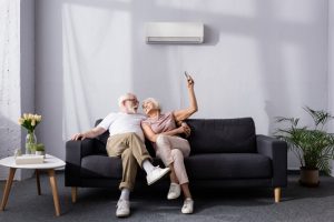 happy-couple-with-mini-split